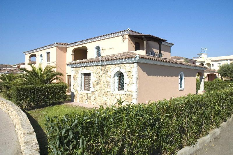 Residence Stella Marina San Teodoro  Eksteriør billede